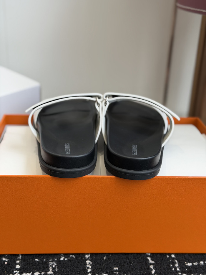 H**me5 Sandal 68
