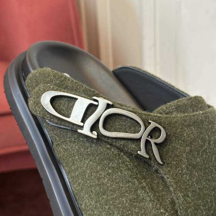 D10r SANDAL 19