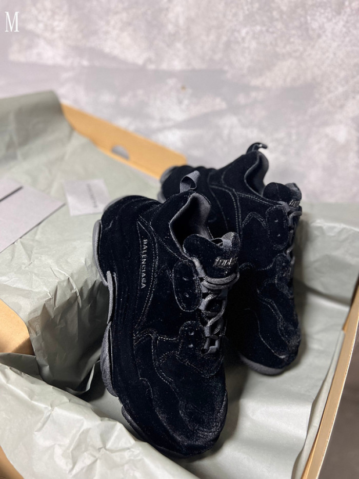 BALENCIAGA TRIPLES 17