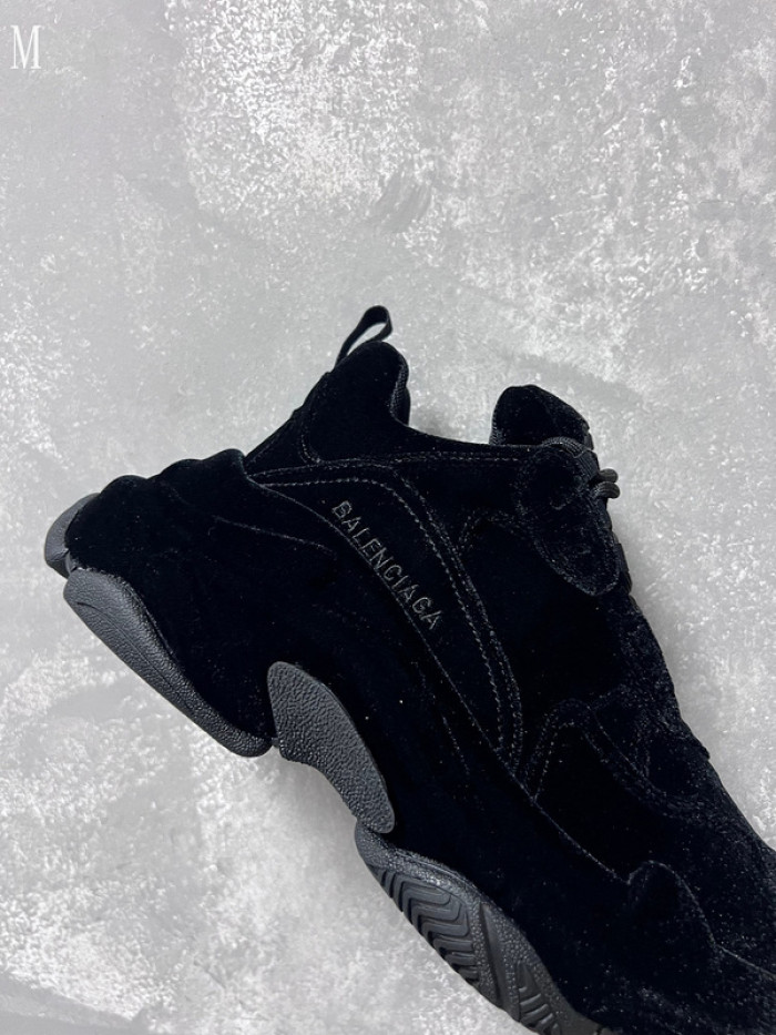 BALENCIAGA TRIPLES 17