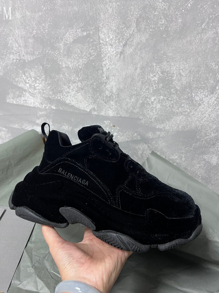 BALENCIAGA TRIPLES 17
