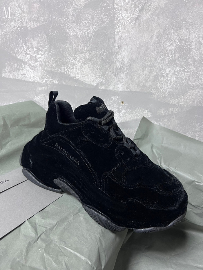 BALENCIAGA TRIPLES 17
