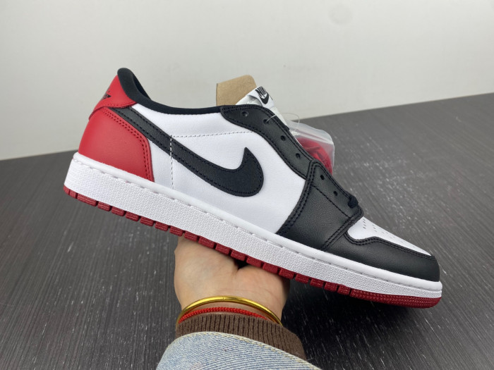 air jordan 1 low og “black toe” white/ black-varsity red 555088 125